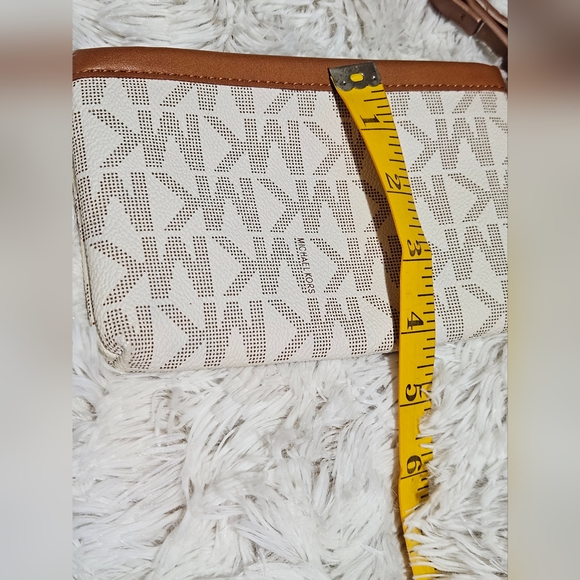 MK White Logo Belt Bag - Picture 3 of 7